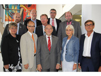 Der neue DBB NRW Vorstand beim Finanzminister (Andreas Hemsing (letzte Reihe rechts) und Hubert Meyers (mittlere Reihe 2. von links)) (Foto: © DBB NRW)