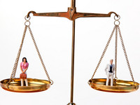 komba nrw sieht in verfassungsrechtliche Verpflichtungen und erweiterten Handlungsspielraum für Gleichstellungsbeauftragte richtigen Weg für effektive Frauenförderung (Bild: © Gina Sanders / fotolia.com)